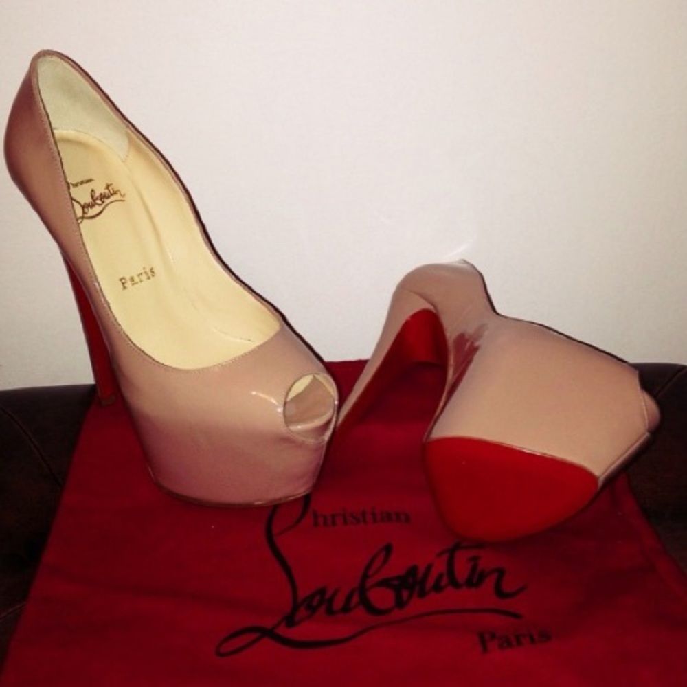 AUTHENTIC Christian Louboutin Highness 160 Nude Patent